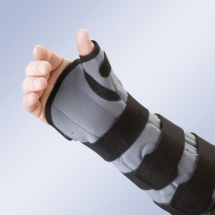 FLEXION-EXTENSION CONTROL AND ELBOW ORTHESIS WITH PALM-THUMB SPLINT